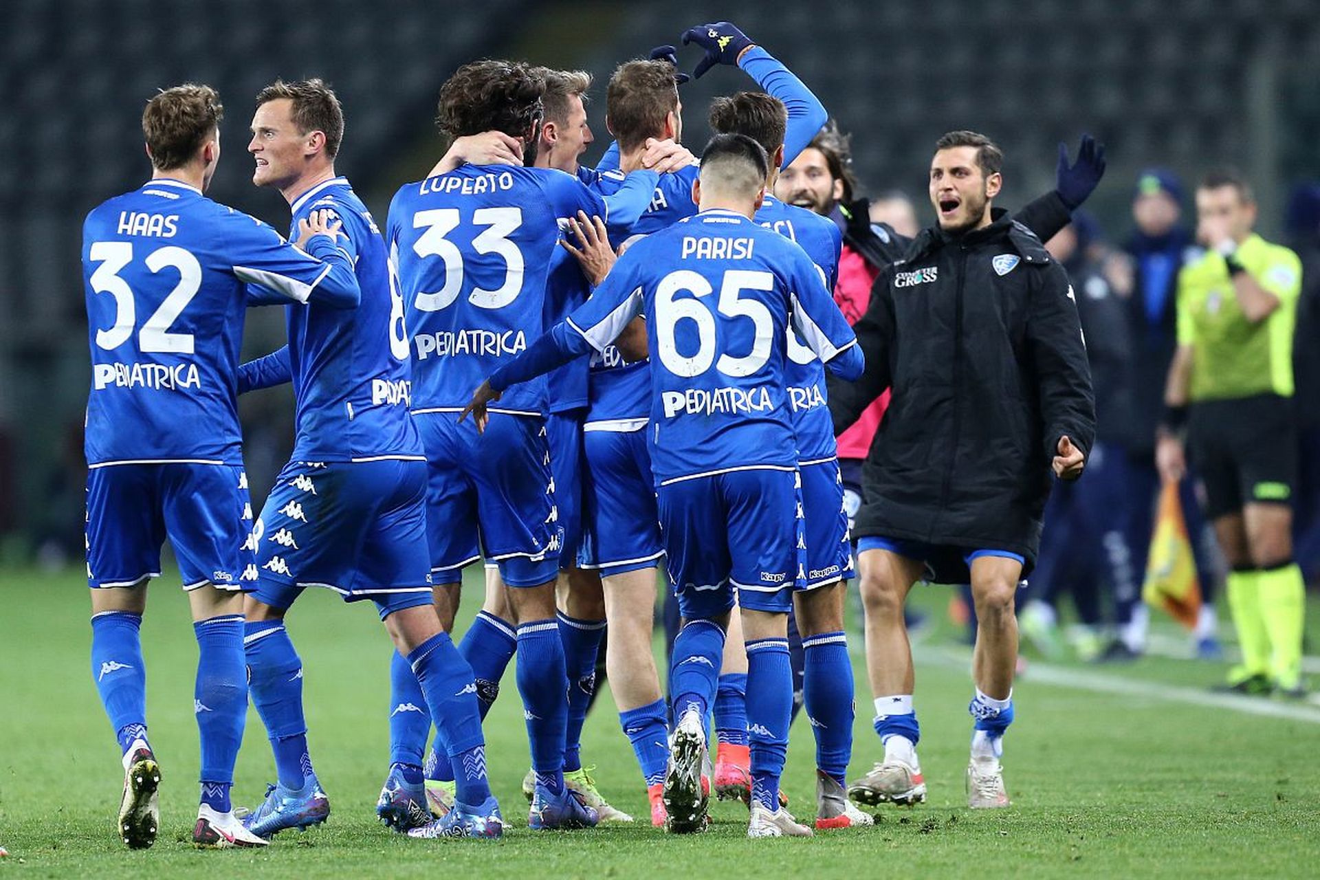 许多教练在 许多教练在